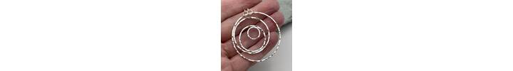 Hammered silver circles necklace 2