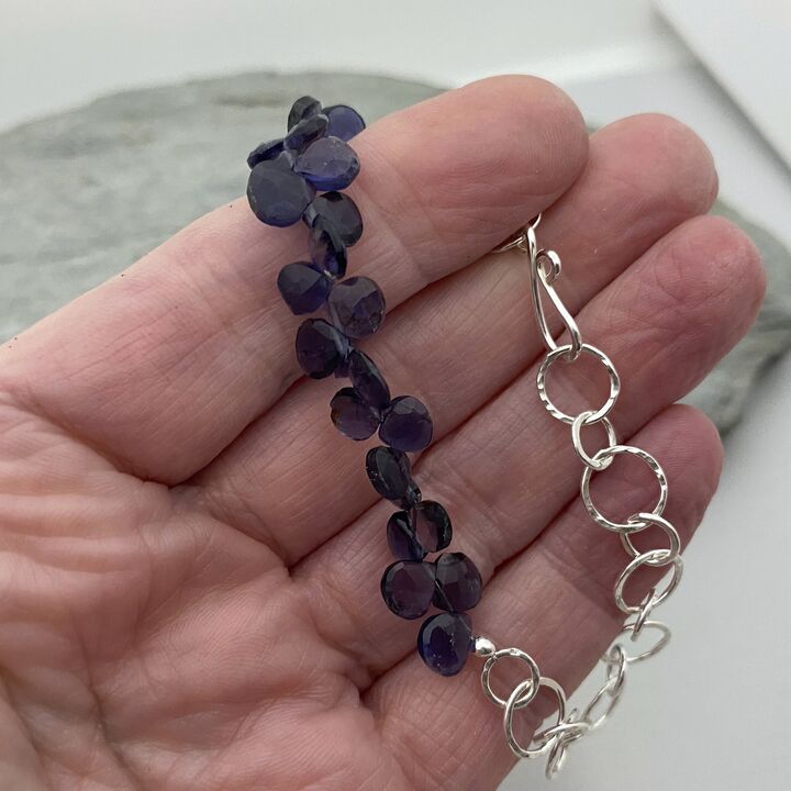 Iolite bead and silver chain bracelet 2