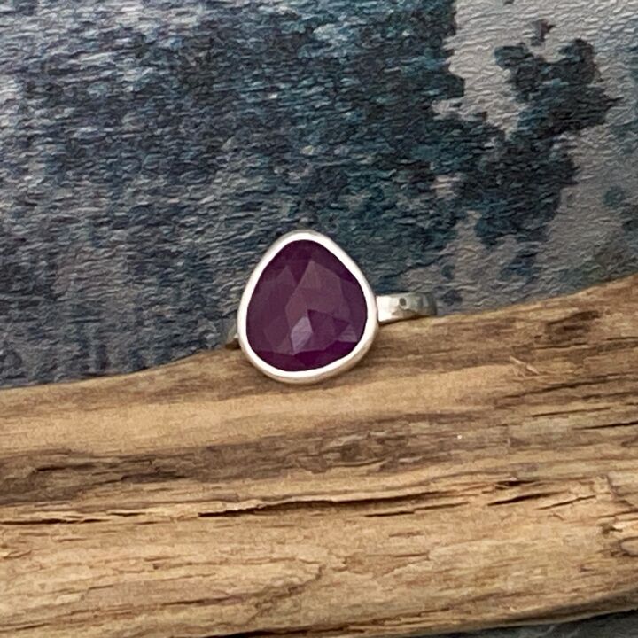 Purple sapphire ring 5