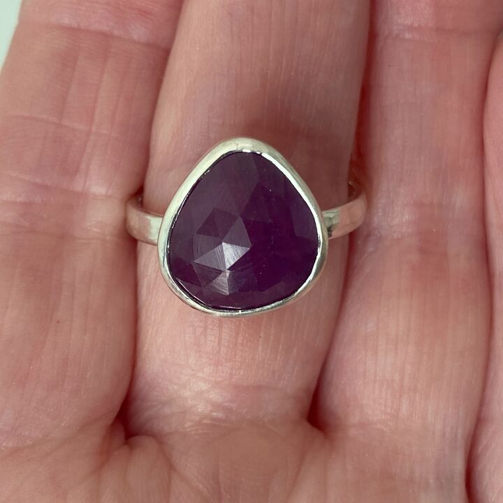 Purple sapphire ring 2