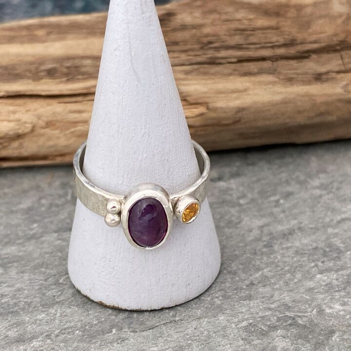 Purple and yellow sapphire ring 3