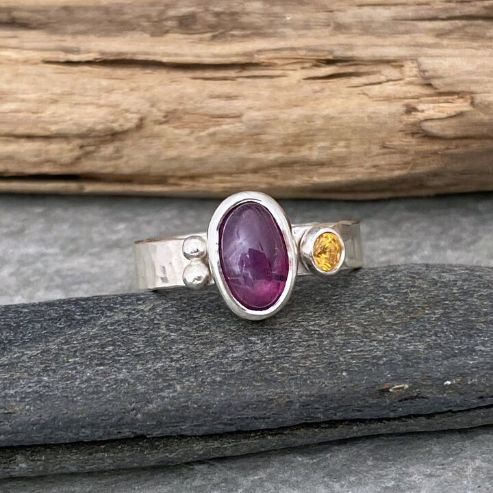 Purple and yellow sapphire ring 2