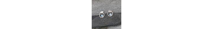 Tiny raindrop stud earrings 4