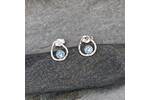 Tiny raindrop stud earrings 4