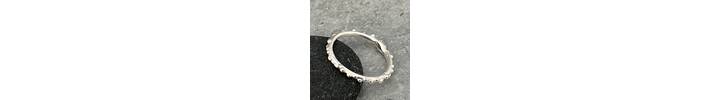 Thin silver ring band with tiny bubbles 5