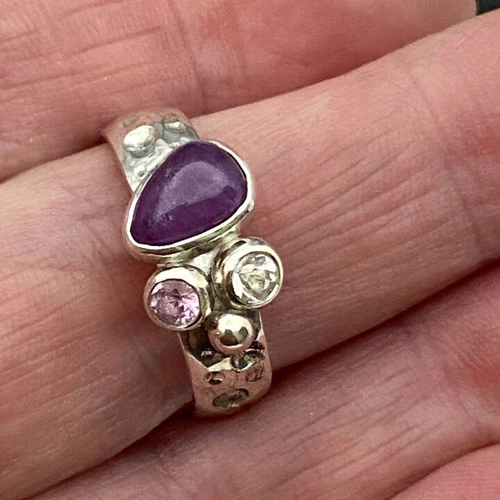 Purple and pink sapphire ring 3