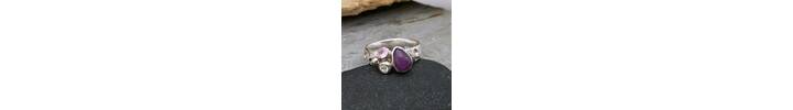 Purple and pink sapphire ring