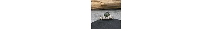 Green sapphire organic silver ring band 2