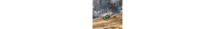 Green sapphire organic silver ring band 4