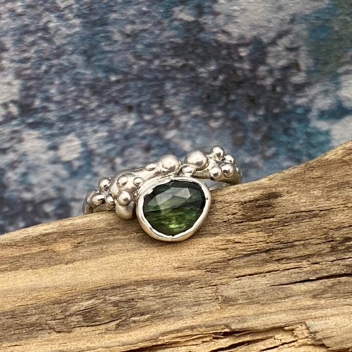 Green sapphire organic silver ring band 4