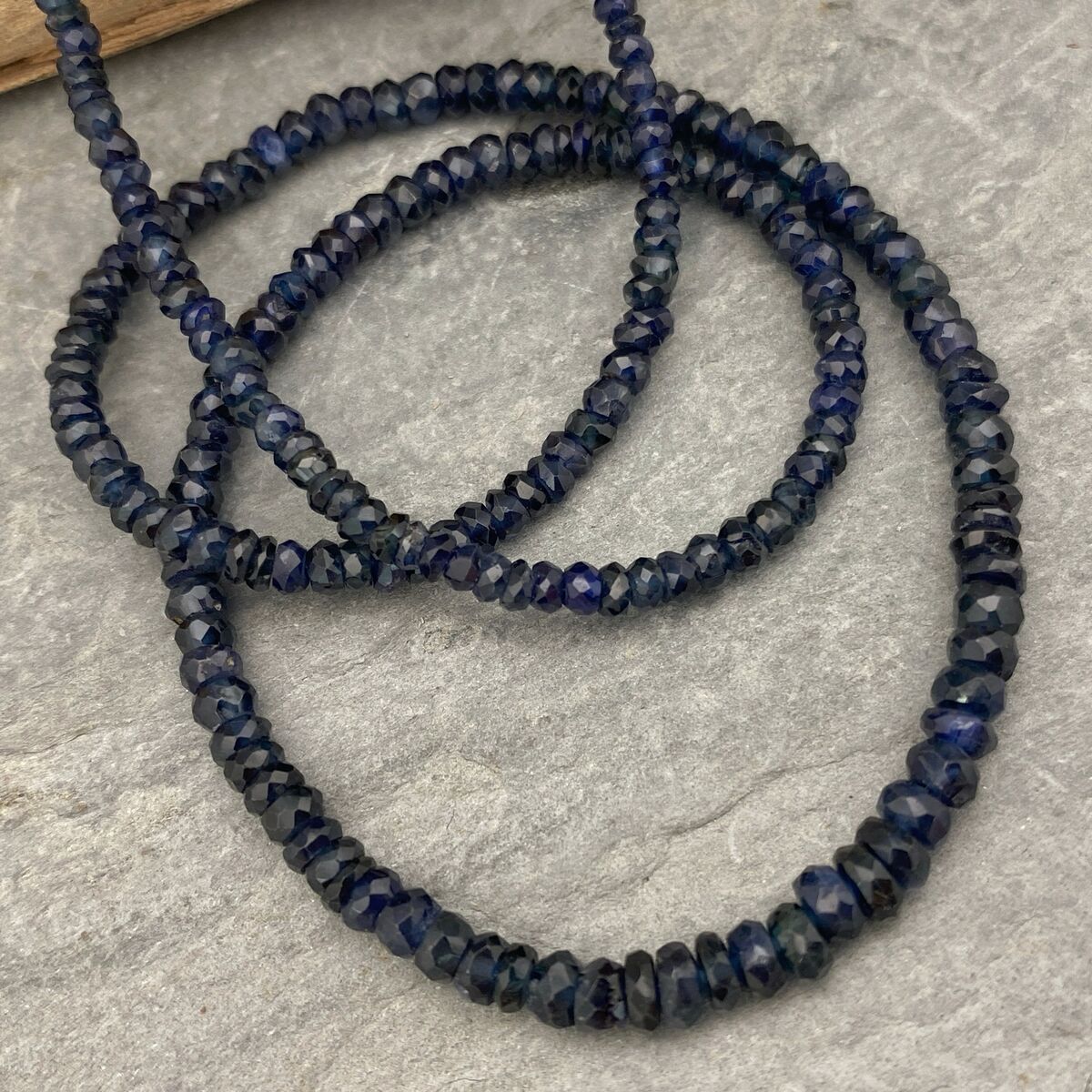 Dark blue sapphire bead necklace 2
