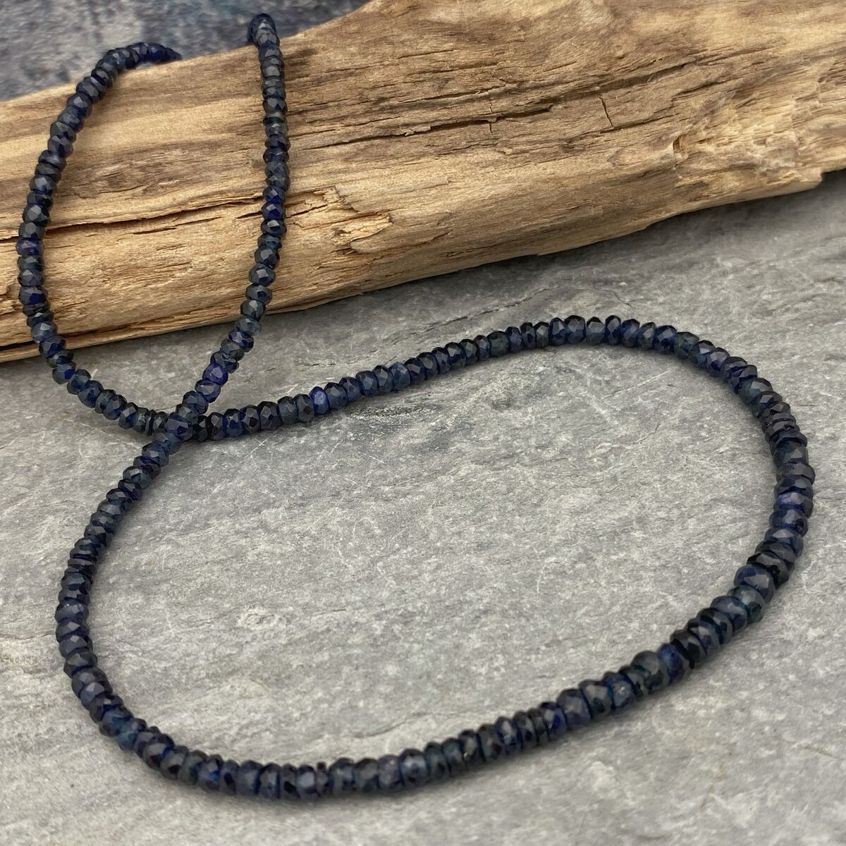 Dark blue sapphire bead necklace 4