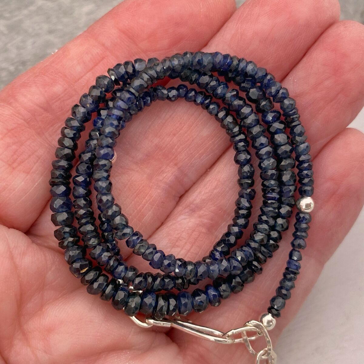 Dark blue sapphire bead necklace 5